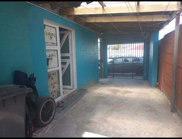 3 BEDROOM HOUSE FOR SALE IN ROCKLANDS